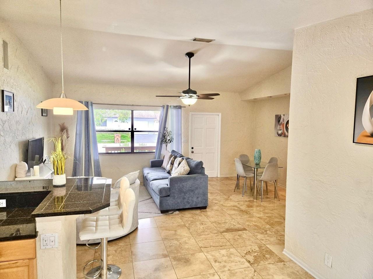 3460 Sw 3rd St - Photo 4 of 32