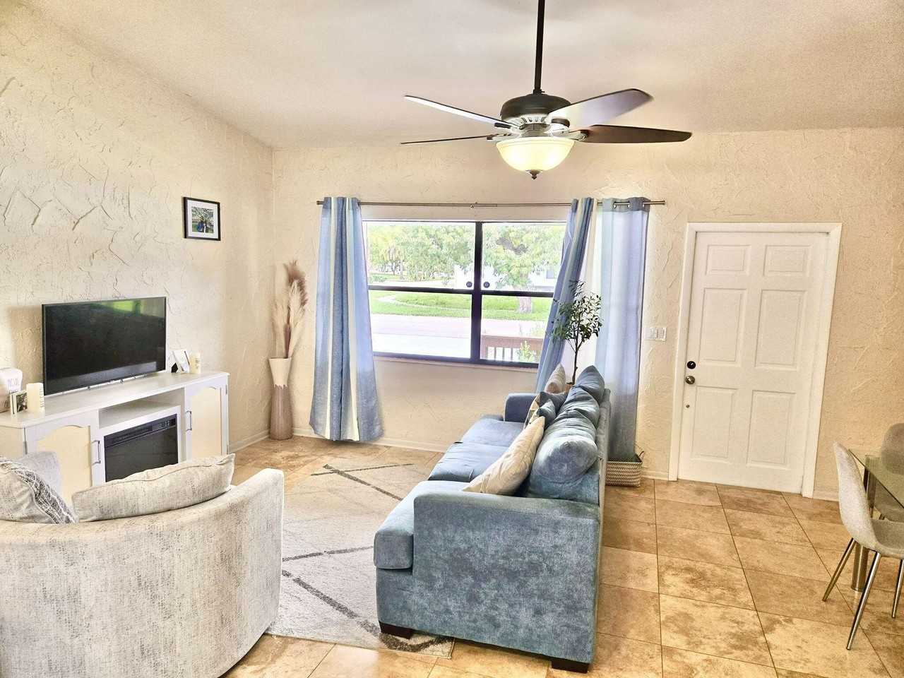 3460 Sw 3rd St - Photo 6 of 32