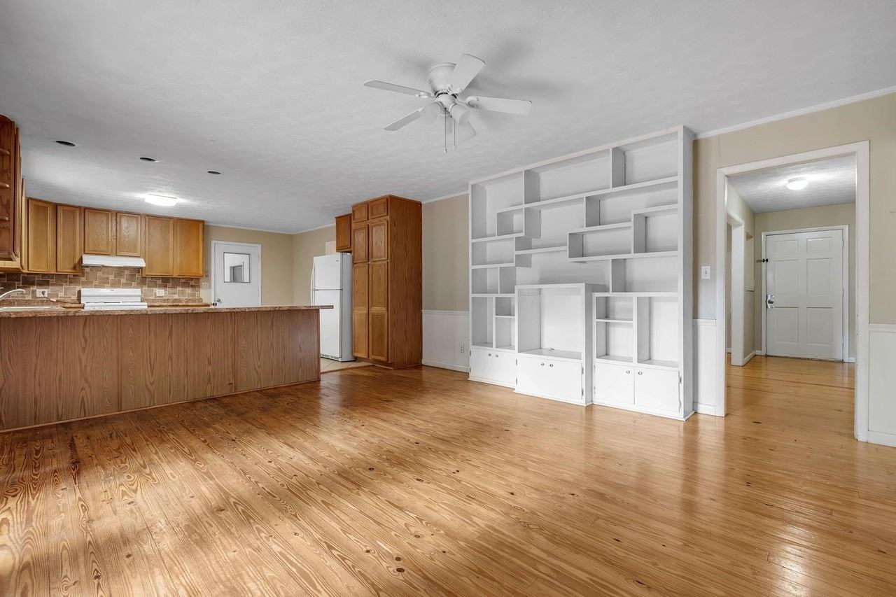 2507 Waldemar Ln - Photo 7 of 25