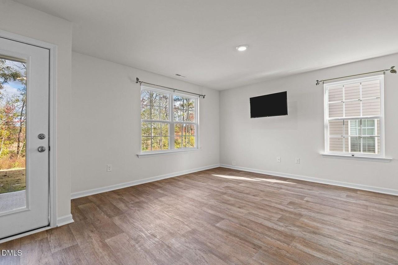 122 March Creek Dr - Photo 2 of 16