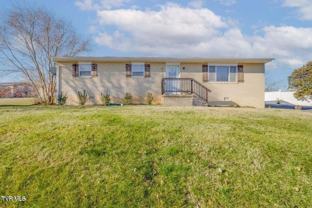 4113 E Englewood Blvd - Photo 1 of 1