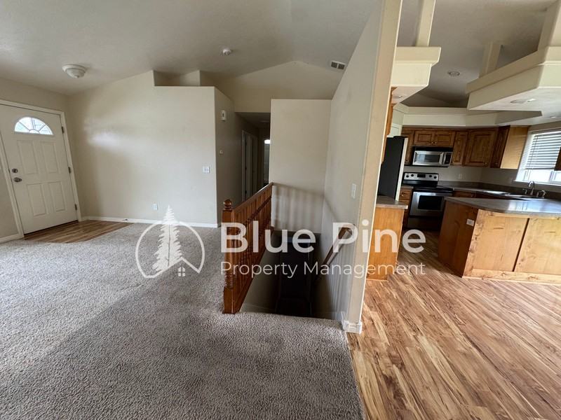9478 Garden Grove Ln - Photo 3 of 18