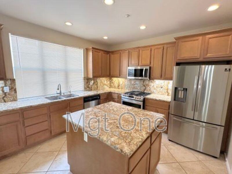 4444 Owens St - Photo 2 of 22