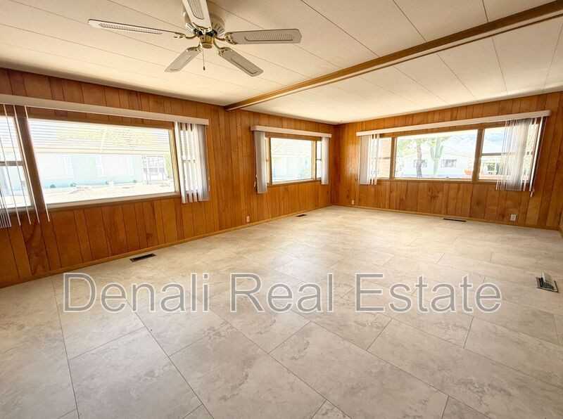 10675 N Kilimanjaro Ave - Photo 5 of 39