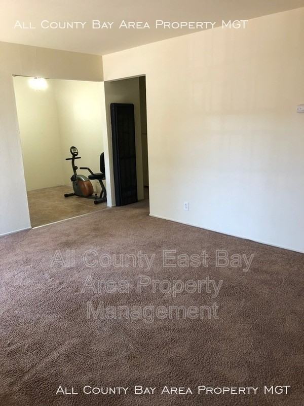 5471 Foothill Blvd #5 - Photo 4 of 5