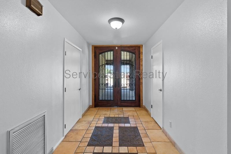 6315 W Pershing Ave - Photo 3 of 37