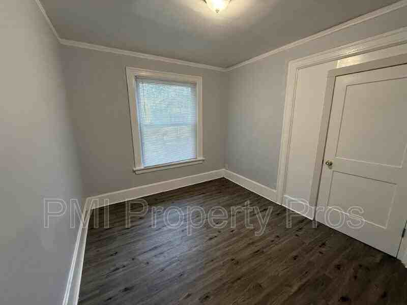 2853 N Booth St - Photo 4 of 22