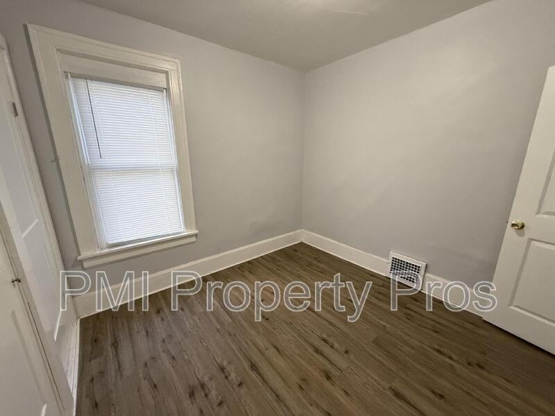 2853 N Booth St - Photo 6 of 22