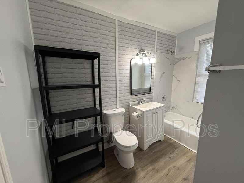 2853 N Booth St - Photo 7 of 22