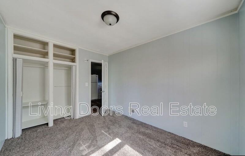 350 S St - Photo 3 of 15