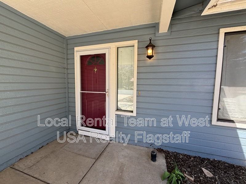 3521 S Walapai Dr - Photo 3 of 18