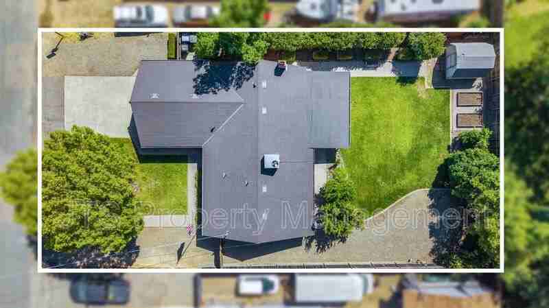 8916 Calvert Ave - Photo 3 of 50