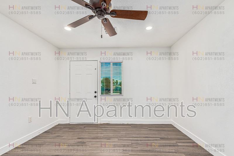 2539 W Pierson St #4 - Photo 3 of 7