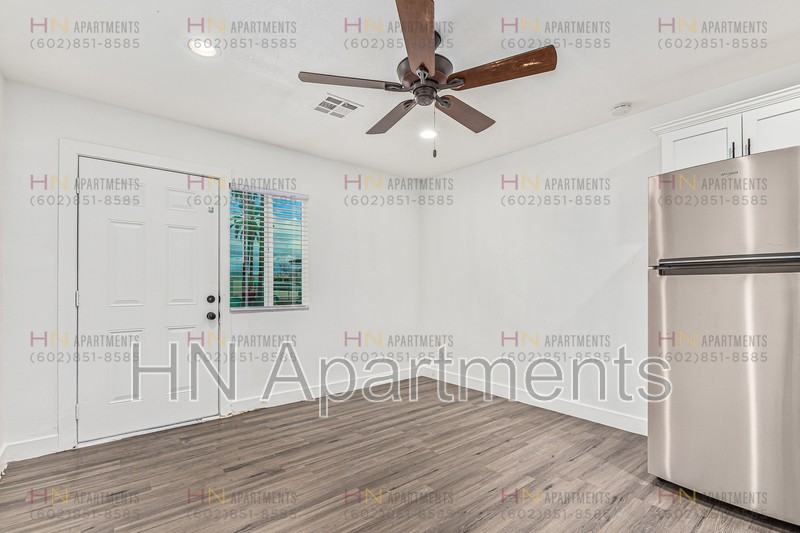 2539 W Pierson St #4 - Photo 4 of 7