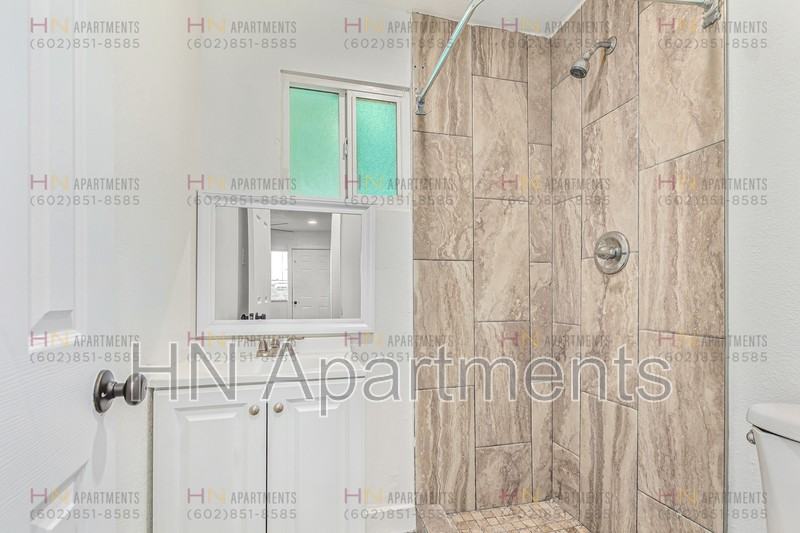 2539 W Pierson St #4 - Photo 7 of 7