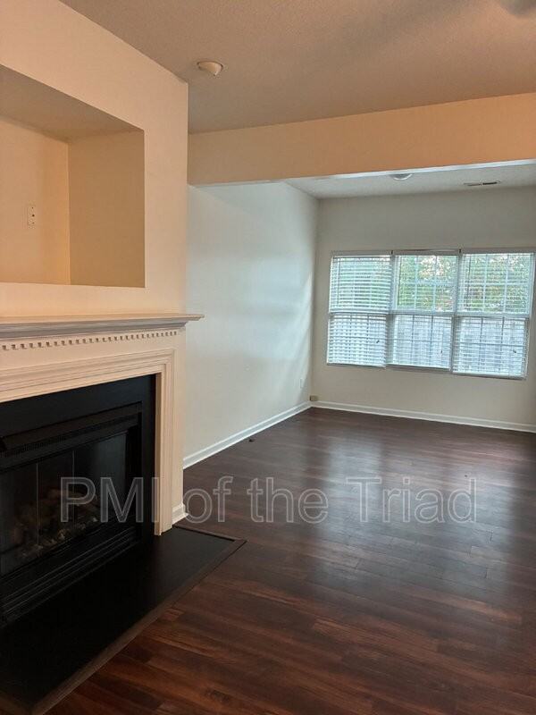 3005 Windsor Creek Way - Photo 6 of 18