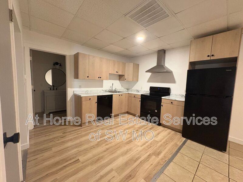 3342 E Linwood St #17 - Photo 2 of 9