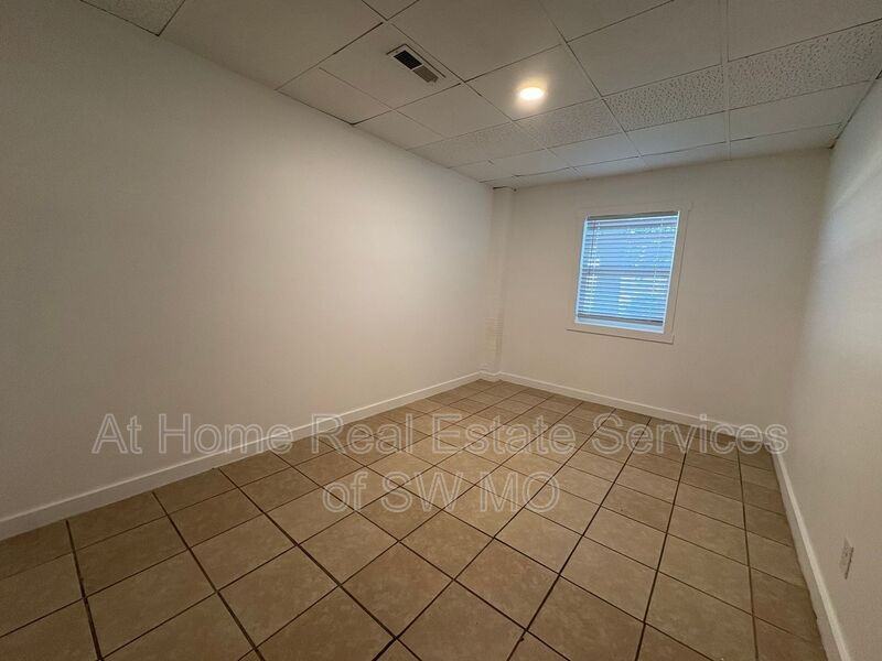 3342 E Linwood St #17 - Photo 6 of 9