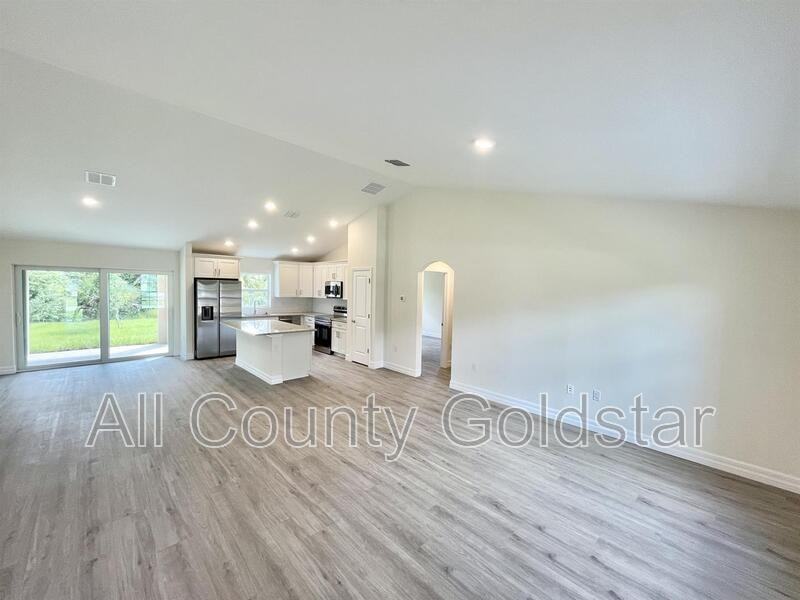 15167 Chamberlain Boulevard - Photo 3 of 16