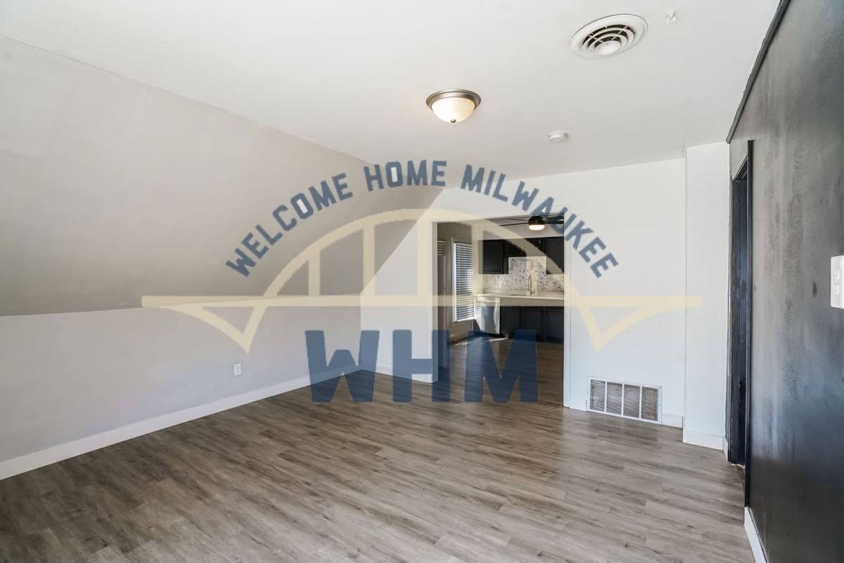 4804 W Forest Home Ave - Photo 3 of 10