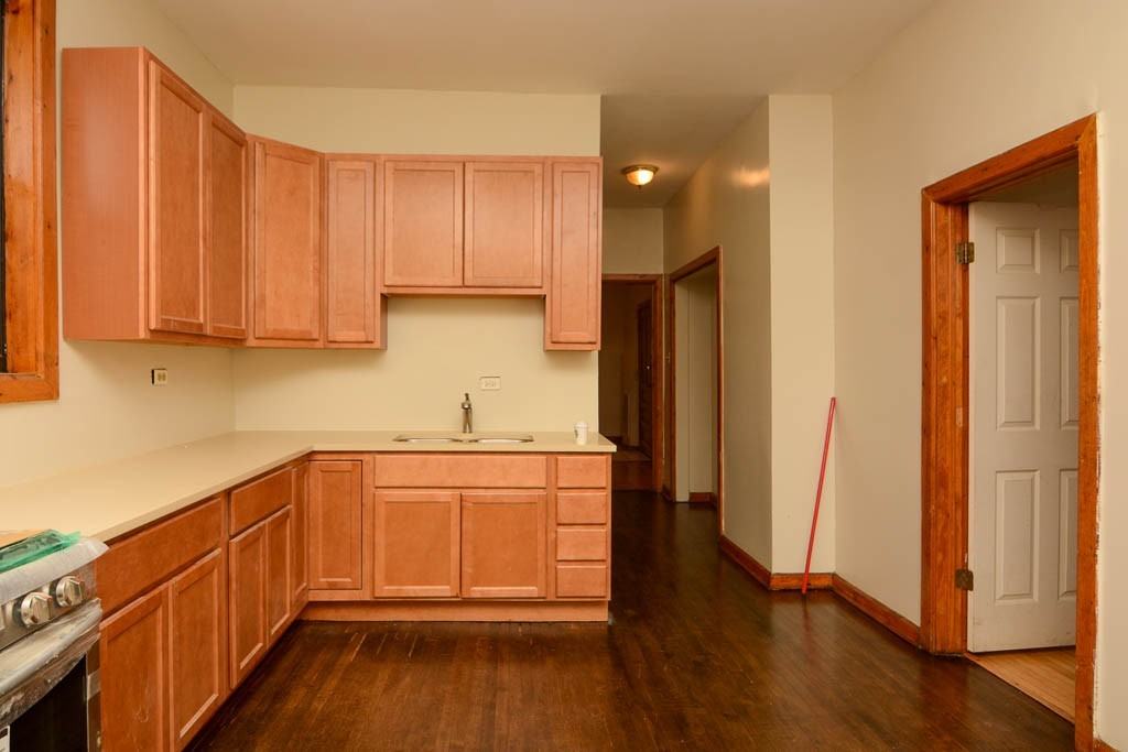 2825 N Milwaukee Ave #1 - Photo 4 of 21