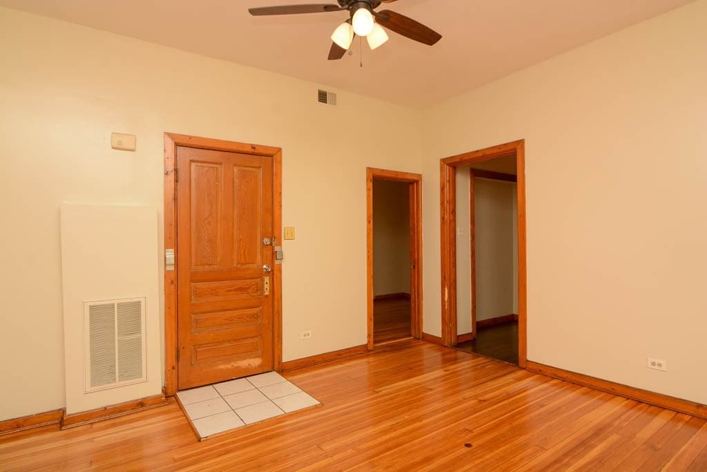 2825 N Milwaukee Ave #1 - Photo 7 of 21