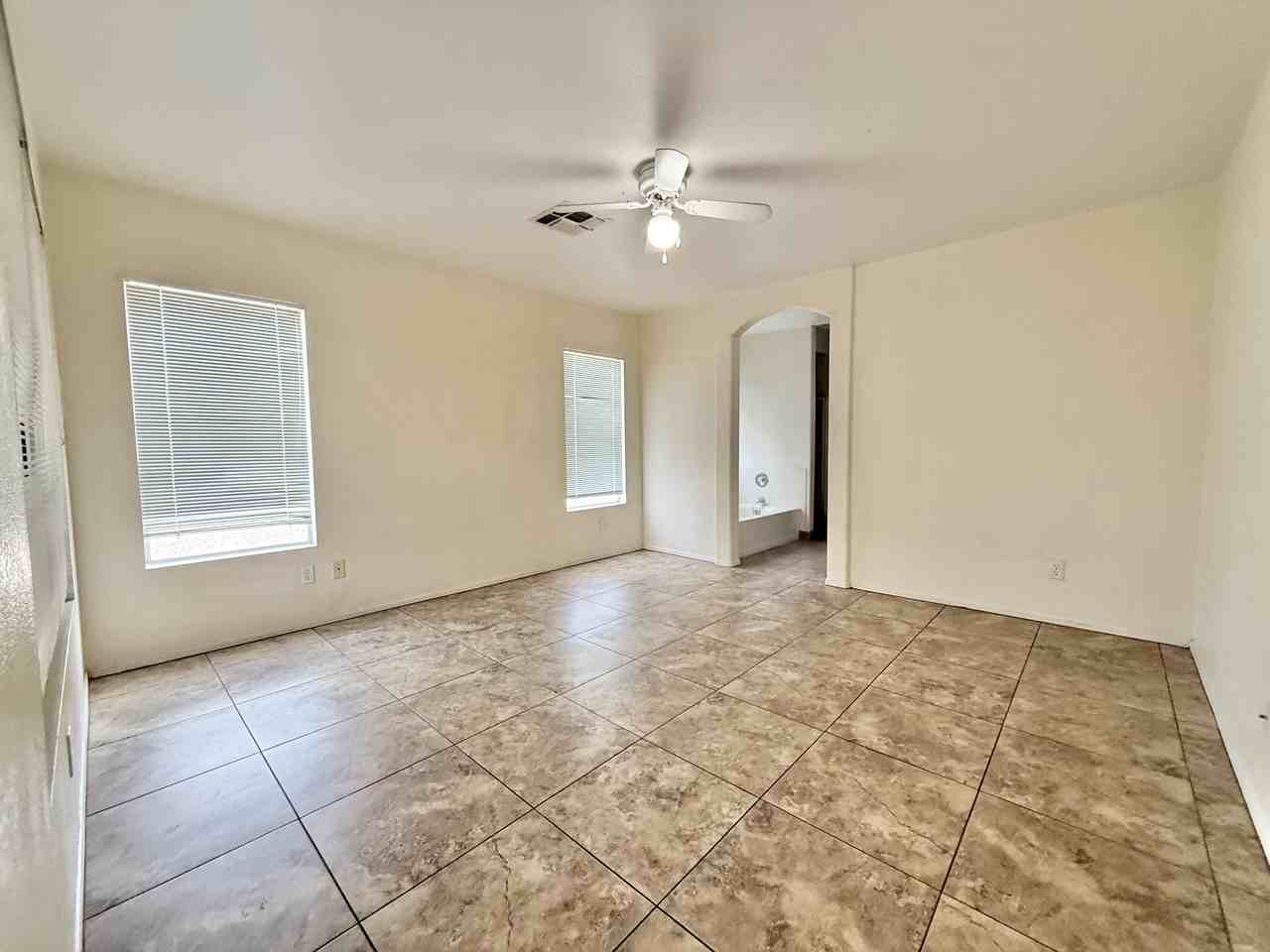 2316 East Kelton Lane - Photo 4 of 18