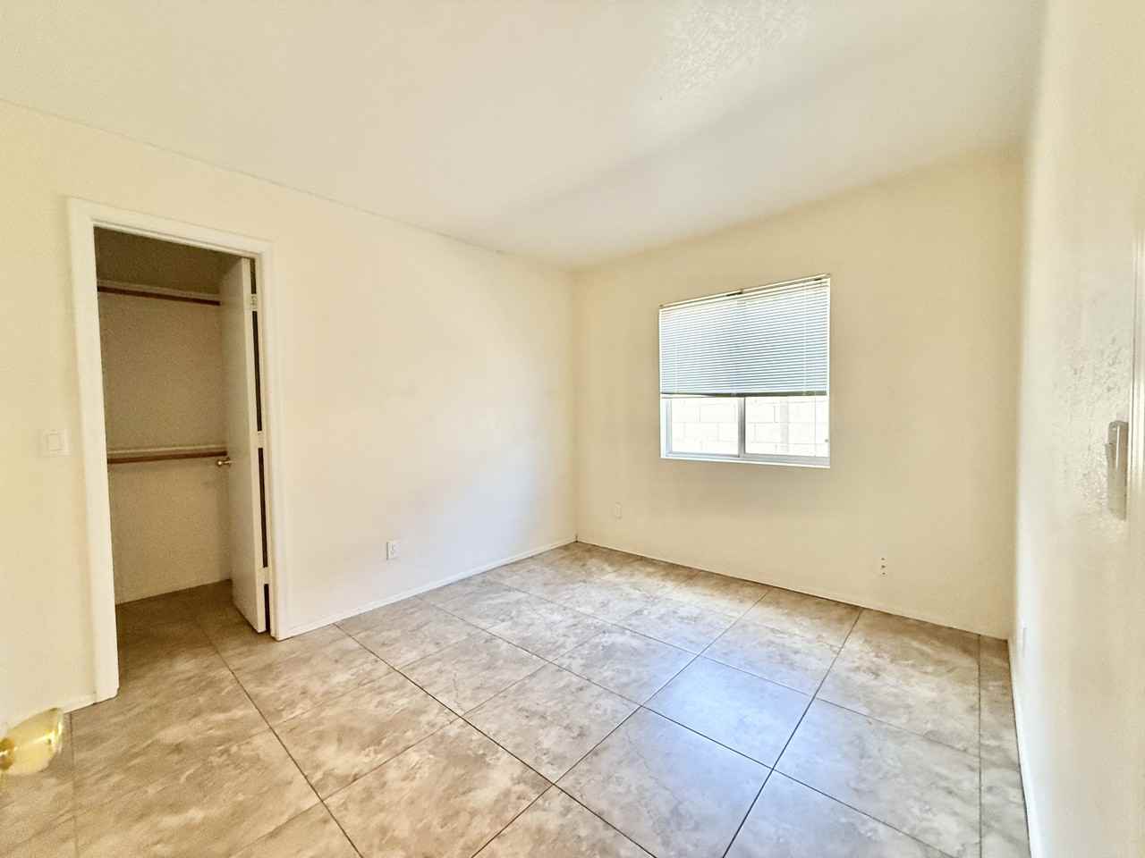 2316 East Kelton Lane - Photo 5 of 18