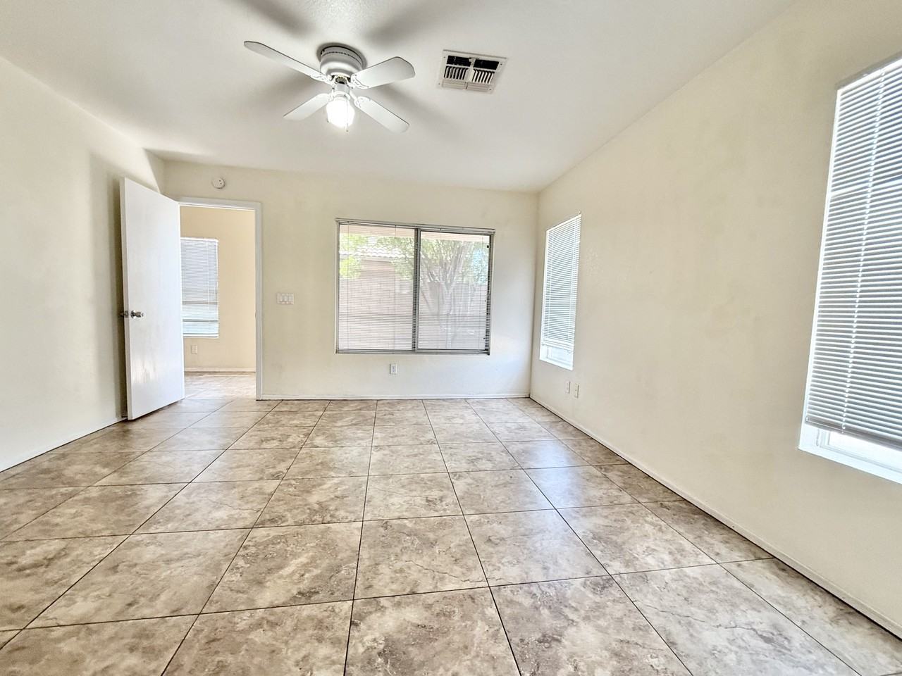 2316 East Kelton Lane - Photo 7 of 18