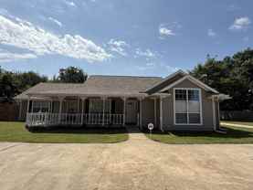5212 Se 47th St - Photo 1 of 1
