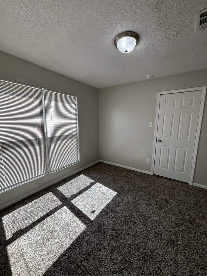 18 Langford St - Photo 3 of 20