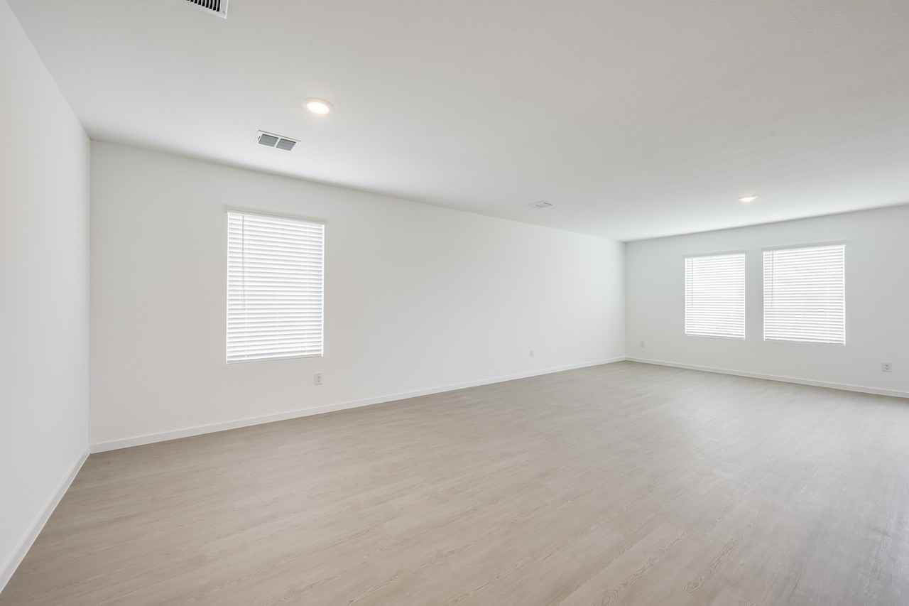 4945 Draper Ridge Dr - Photo 3 of 16