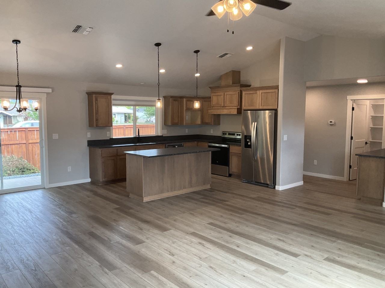 1517 Raydean Dr - Photo 2 of 9
