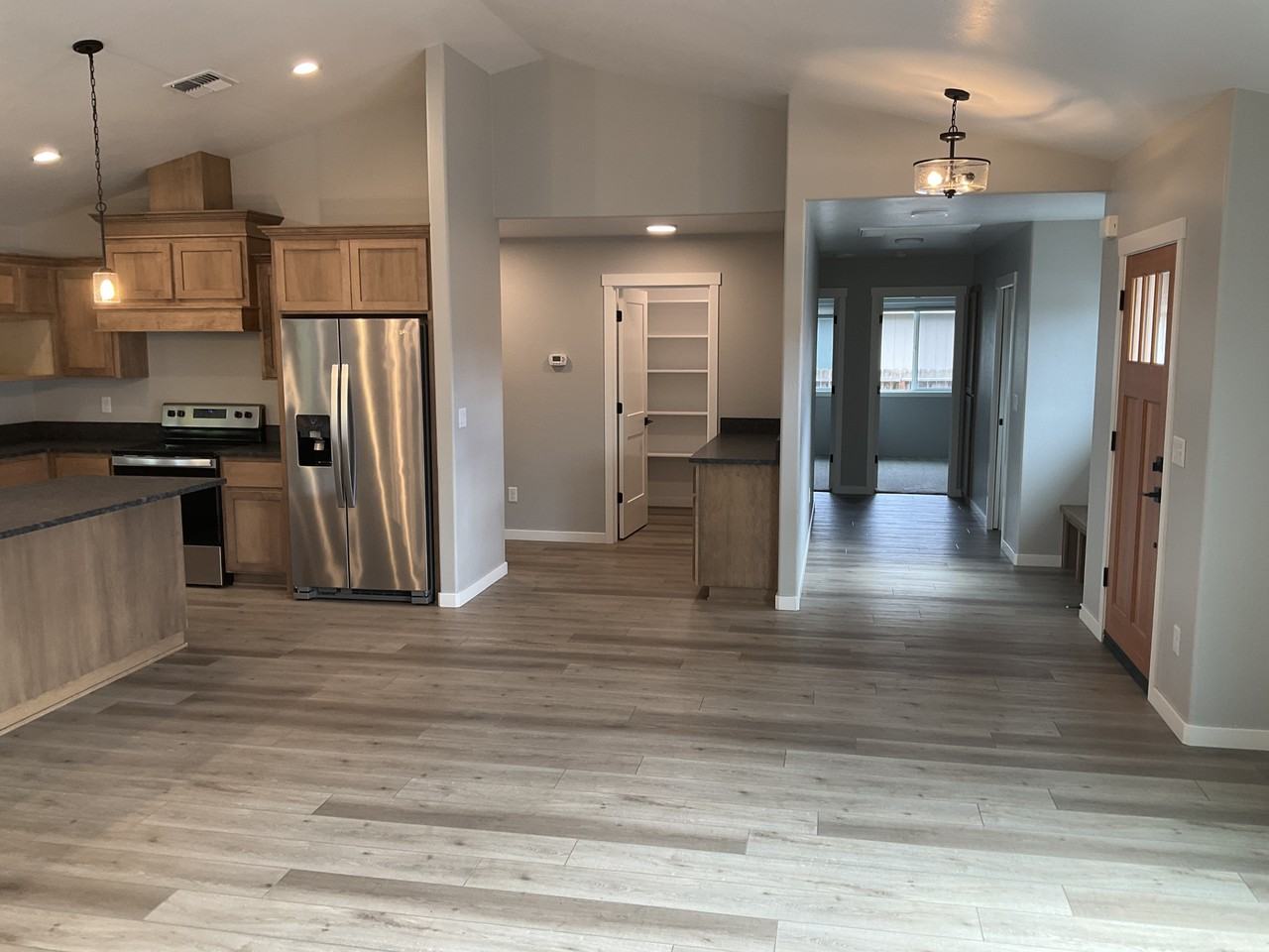 1517 Raydean Dr - Photo 3 of 9