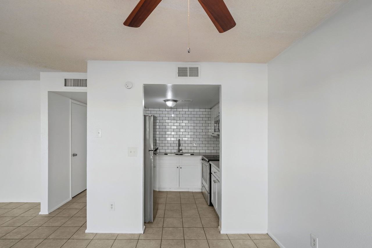 2688 North 43rd Avenue #29D - Photo 6 of 31