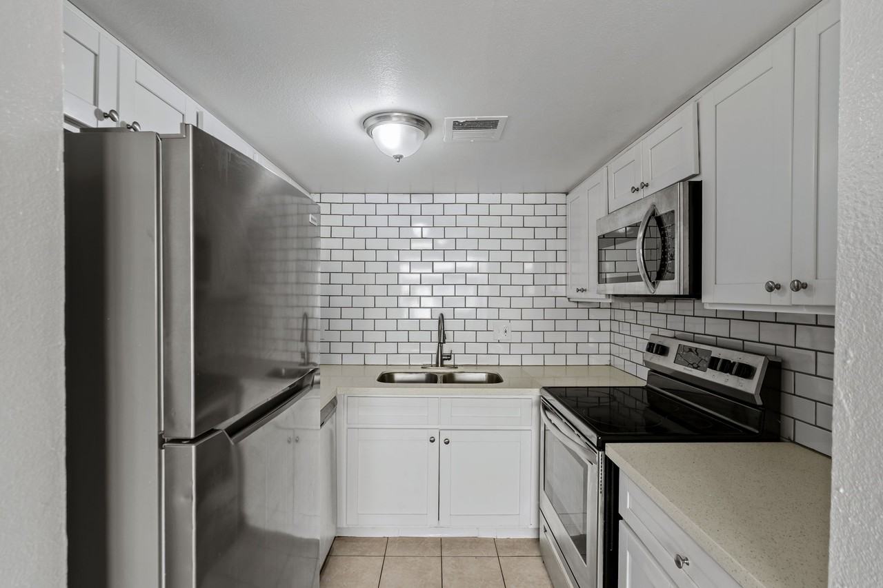 2688 North 43rd Avenue #29D - Photo 7 of 31