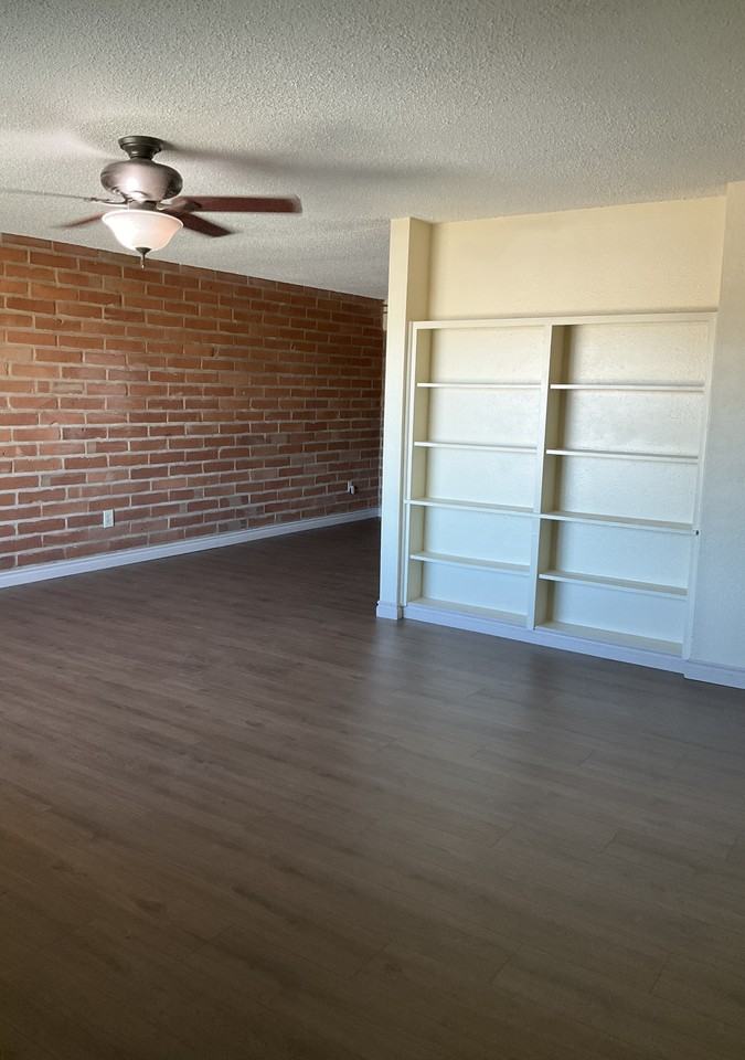 472 S Holcomb Cir - Photo 3 of 27