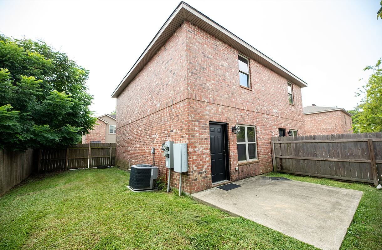 2703 Enterprise Blvd - Photo 2 of 2