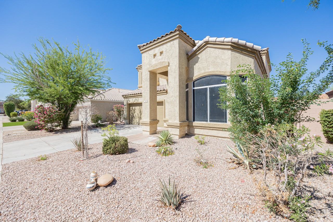 730 West Kent Place - Photo 3 of 29