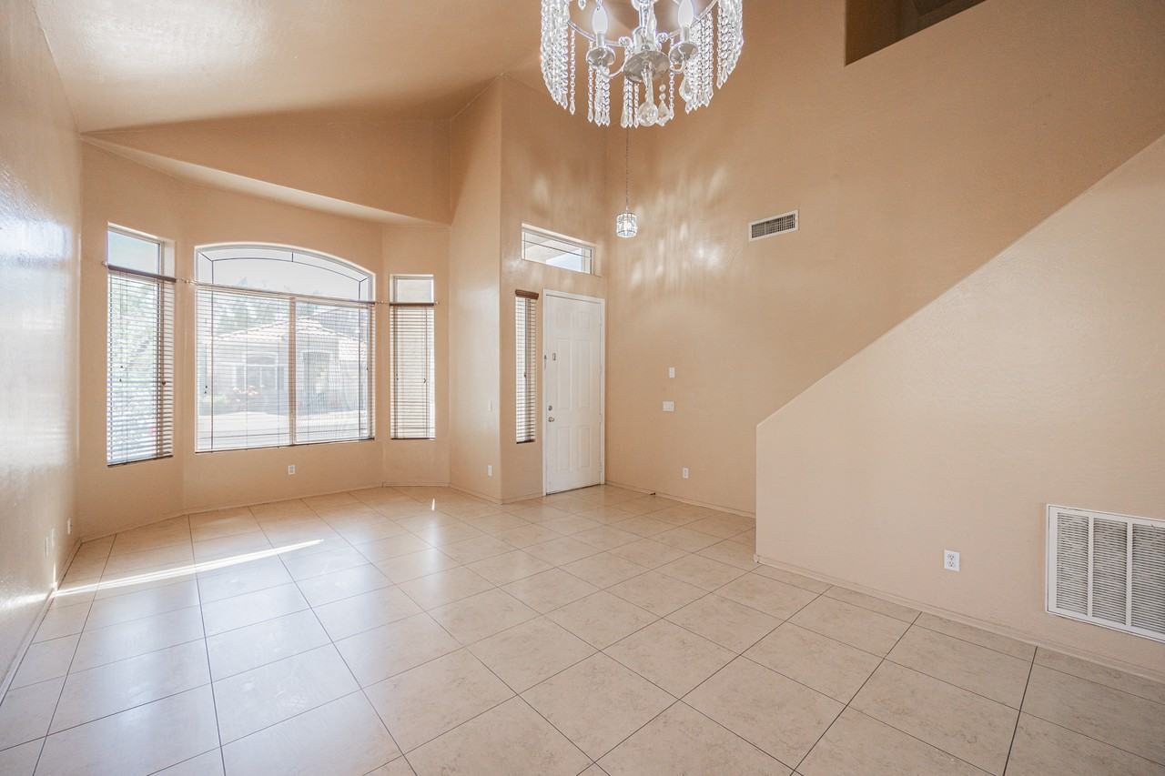 730 West Kent Place - Photo 5 of 29