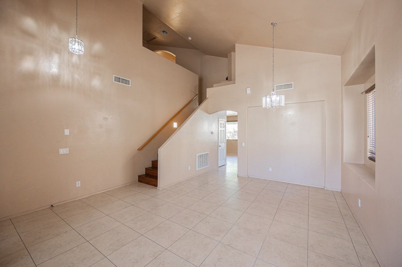 730 West Kent Place - Photo 6 of 29