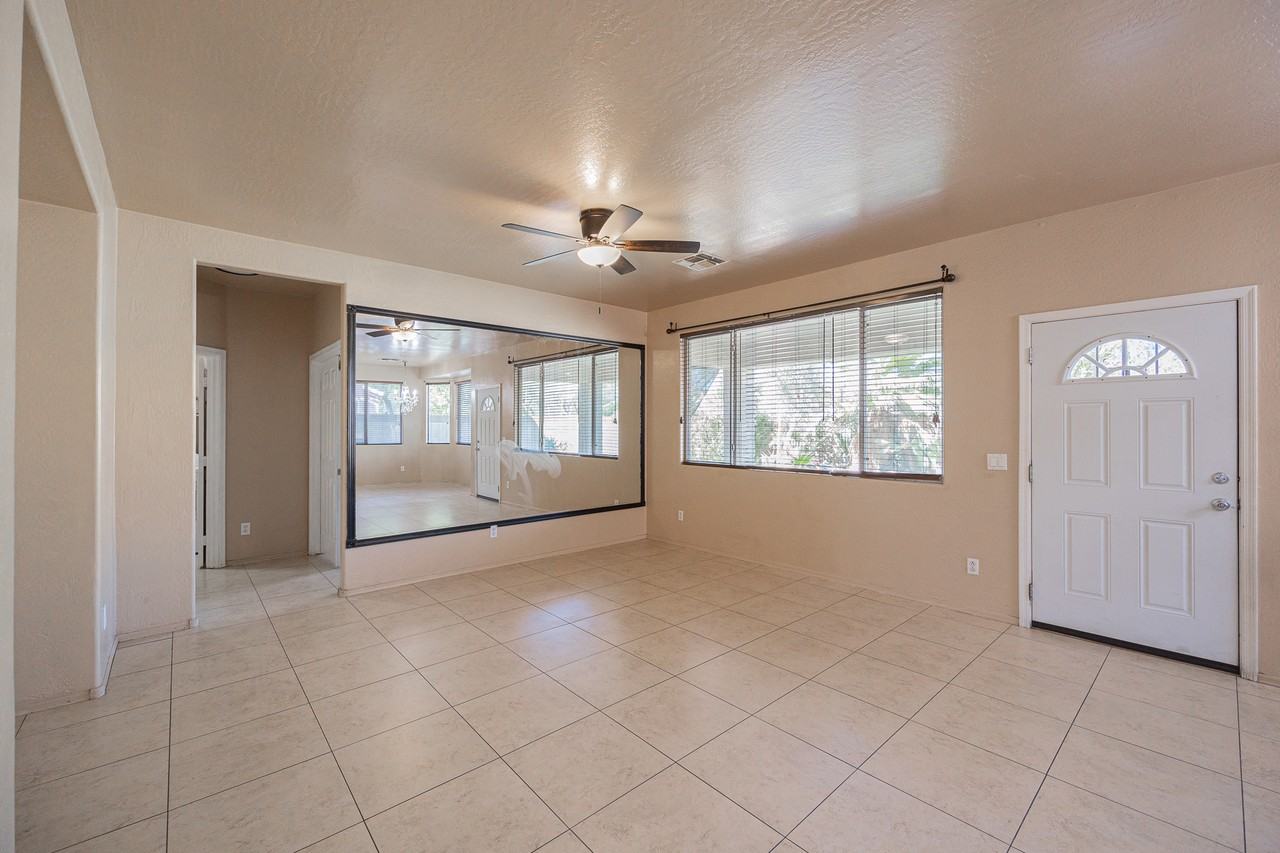 730 West Kent Place - Photo 7 of 29