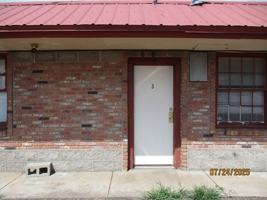 featured image of 1528 Elm Ave #3