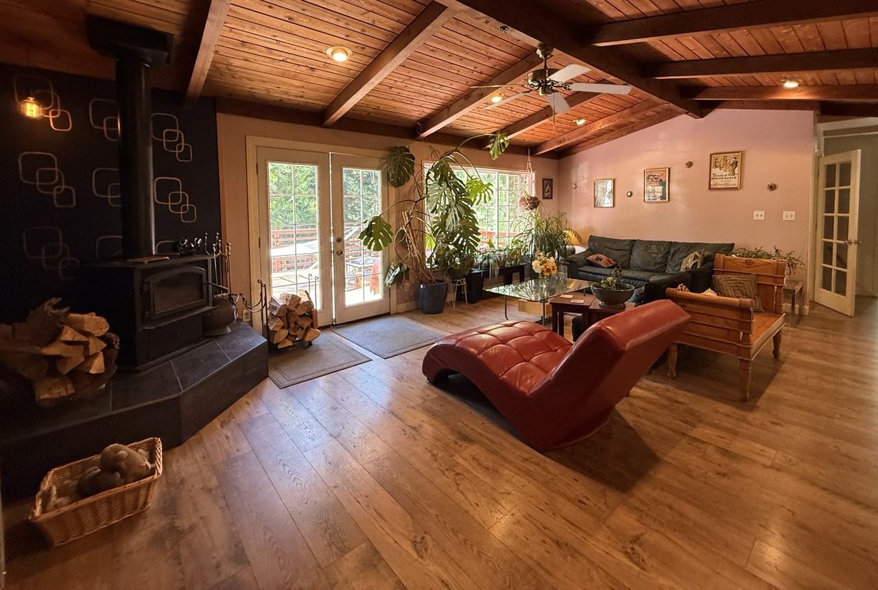 2026 Deetz Rd - Photo 2 of 25