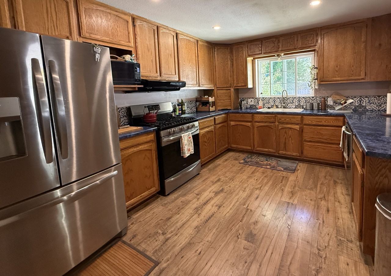 2026 Deetz Rd - Photo 6 of 25