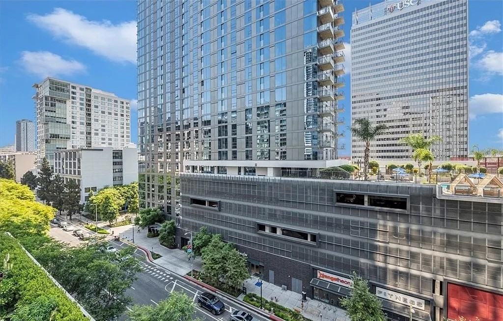 1155 S Grand Ave - Photo 7 of 26