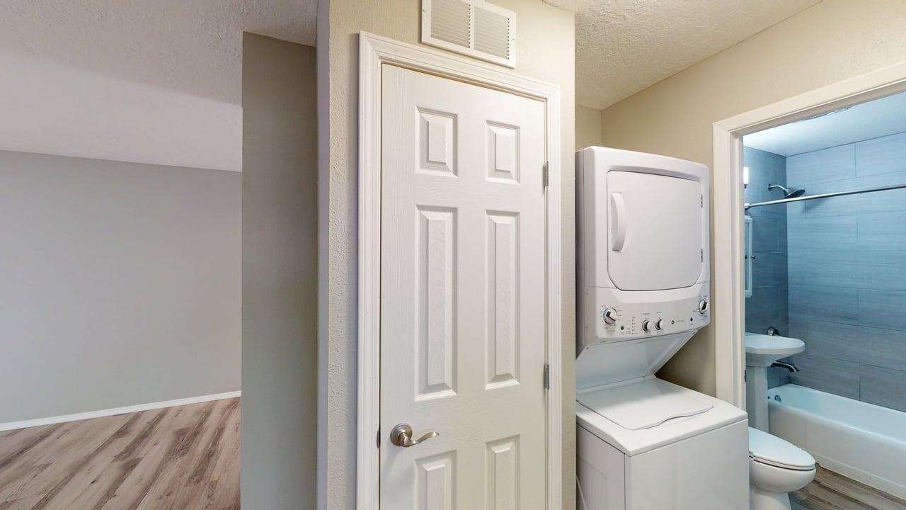 9416 Lexington Ave Ne - Photo 7 of 28