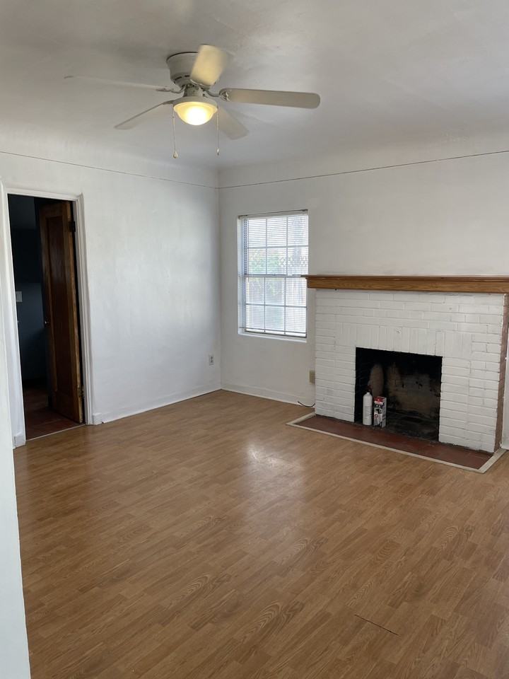 1920 Lead Ave Se - Photo 3 of 10