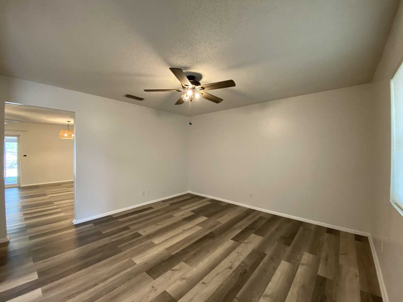 119 Crestline Dr - Photo 2 of 14