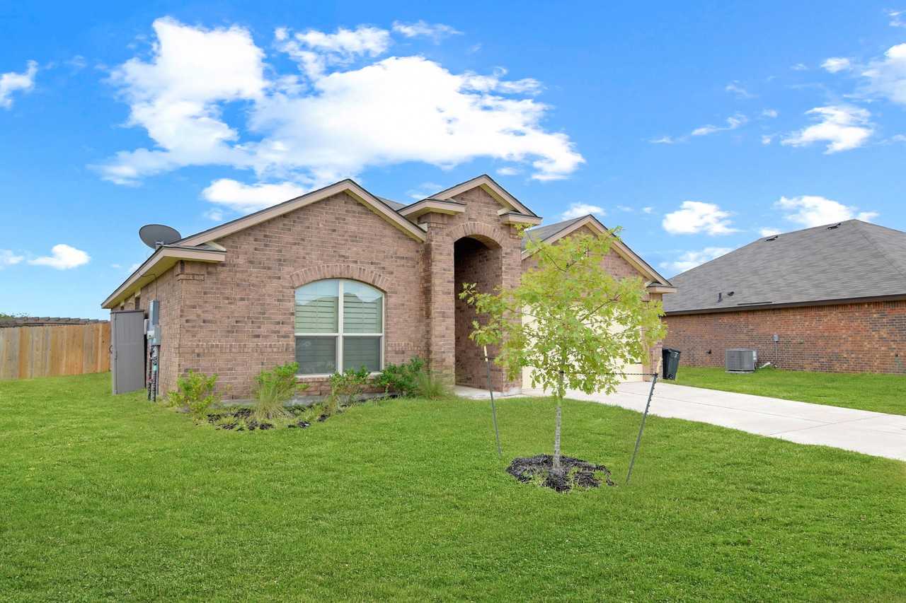 208 Ken Dr - Photo 3 of 21